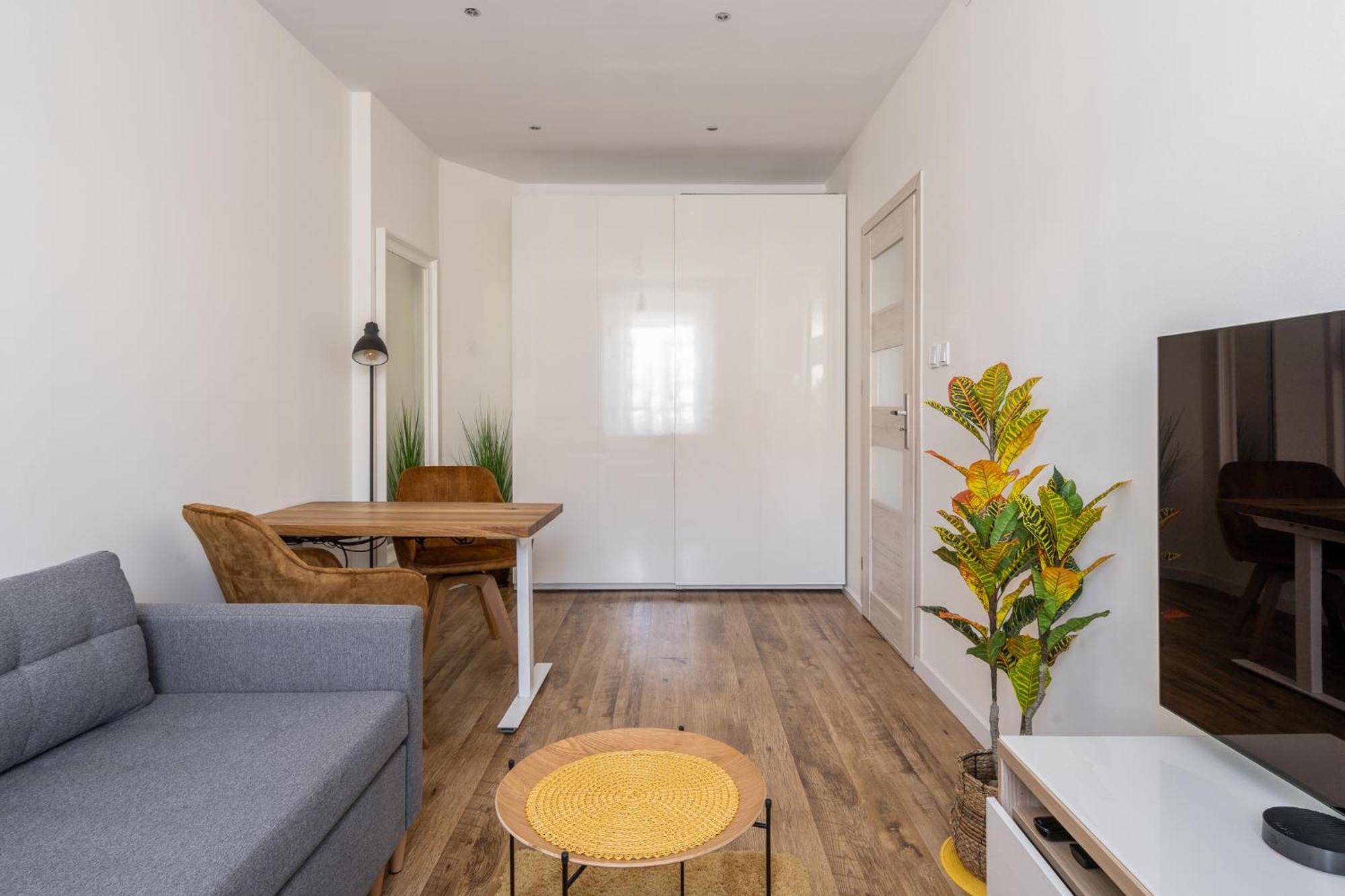 Apartment Rentplanet - Nowowiejska Wroclaw